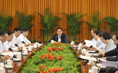   5月20日，周永康在中央政法委全體會(huì)議暨司法體制改革專(zhuān)題匯報(bào)會(huì)上強(qiáng)調(diào)，不斷完善刑事司法制度不斷提高執(zhí)法辦案水平，確保每一起案件都經(jīng)得起法律和歷史的檢驗(yàn)。